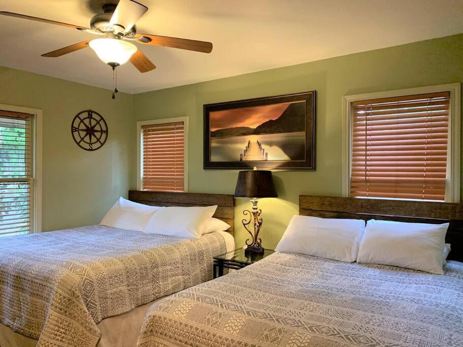 The River Haven - Sleeps 32 - On Guadalupe River Seguin Esterno foto