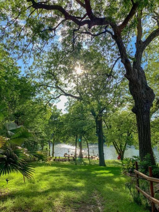 The River Haven - Sleeps 32 - On Guadalupe River Seguin Esterno foto