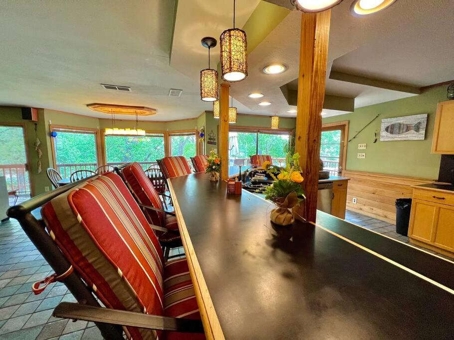 The River Haven - Sleeps 32 - On Guadalupe River Seguin Esterno foto