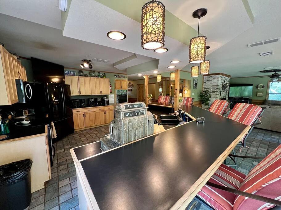 The River Haven - Sleeps 32 - On Guadalupe River Seguin Esterno foto