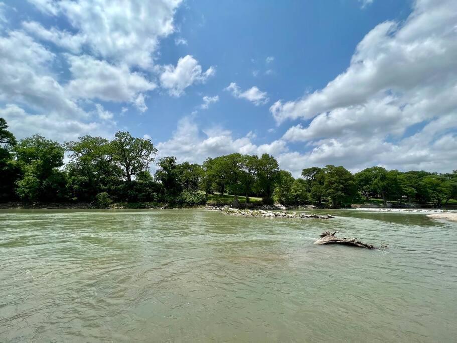 The River Haven - Sleeps 32 - On Guadalupe River Seguin Esterno foto