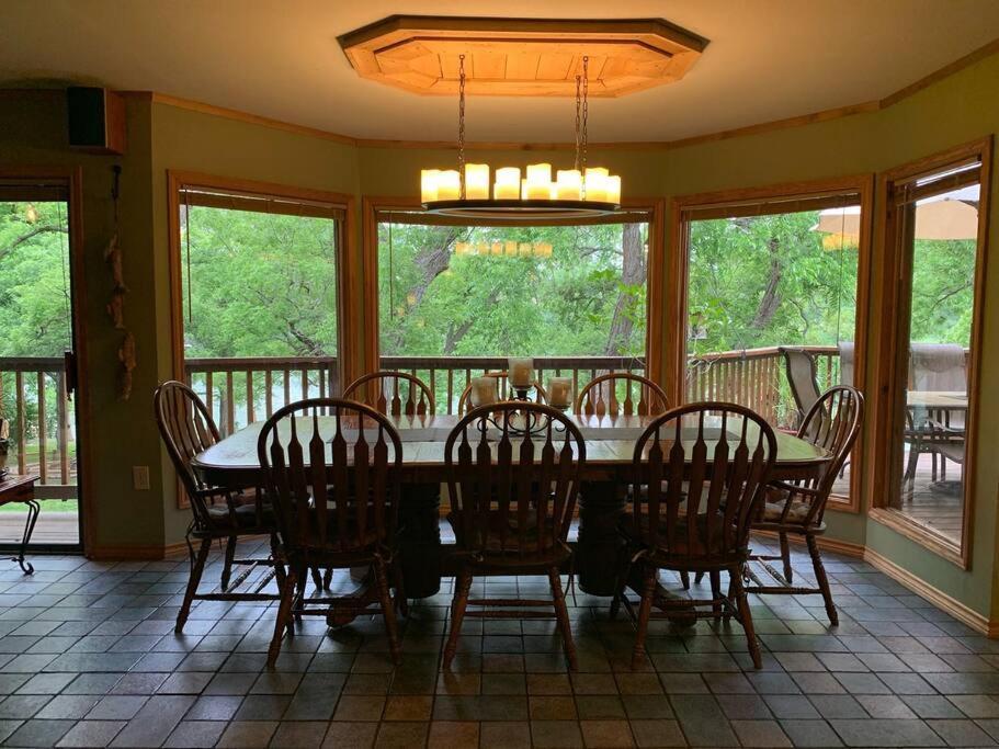 The River Haven - Sleeps 32 - On Guadalupe River Seguin Esterno foto