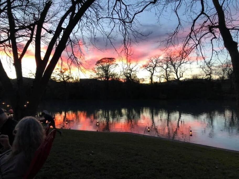 The River Haven - Sleeps 32 - On Guadalupe River Seguin Esterno foto