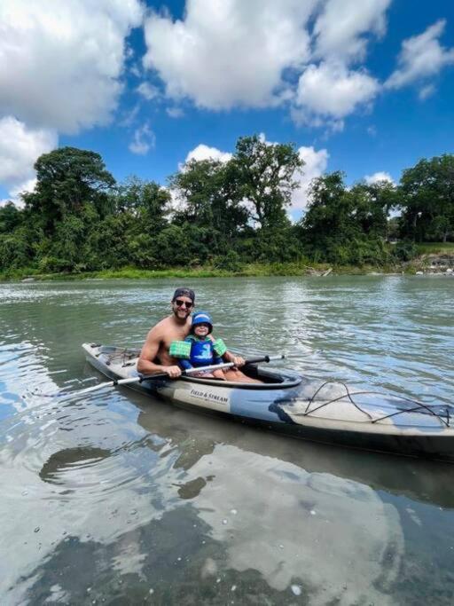 The River Haven - Sleeps 32 - On Guadalupe River Seguin Esterno foto