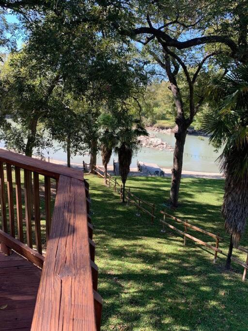 The River Haven - Sleeps 32 - On Guadalupe River Seguin Esterno foto
